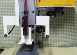 Machine de fixation d’étiquettes par attache plastique sur pour épaisseur fine et moyenne