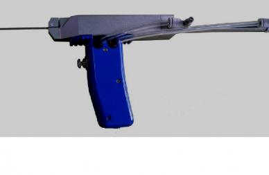 Pistolet pneumatique pour fixation étiquettes plates par attaches plastique fines ou standard